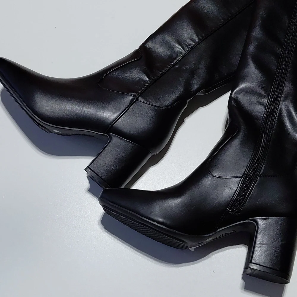 ANNIE KLEIN Women's Black  Square-Toe Boots Size 7.5M